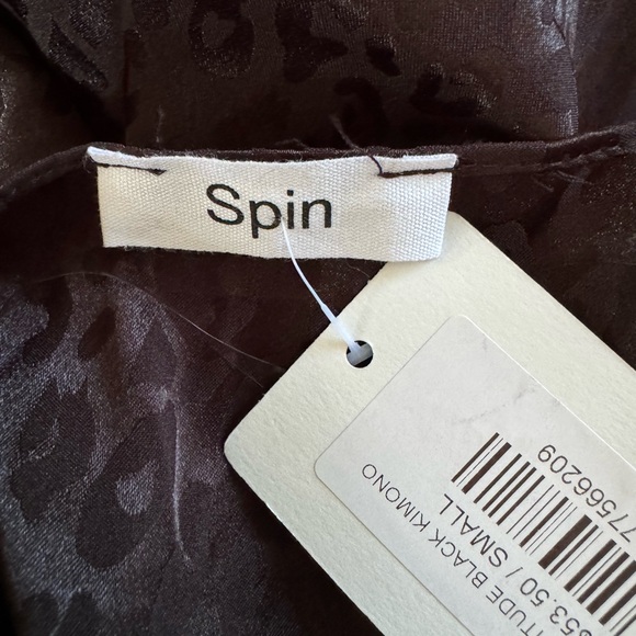 Black leopard print Kimono - NWT - Picture 3 of 4